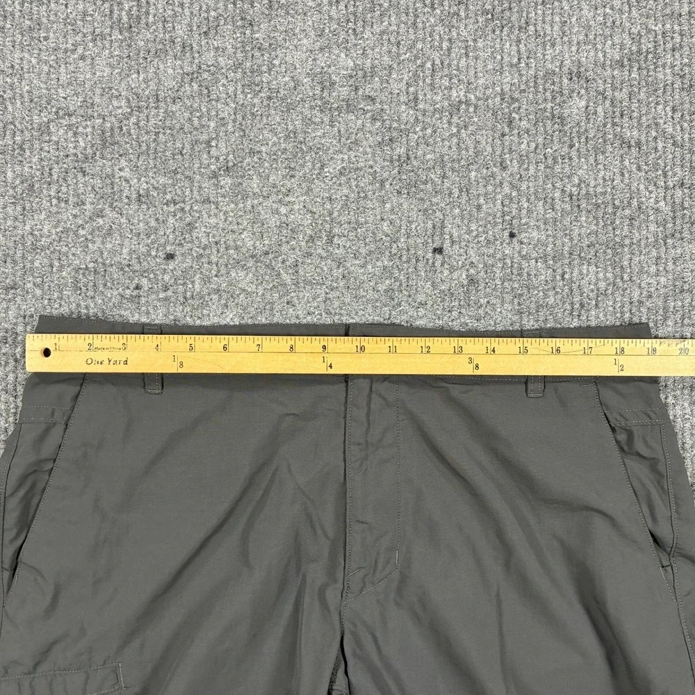 The North Face Shorts Mens Size 38 Gray Hiking Outdoor Trail Nylon Zip Pocket